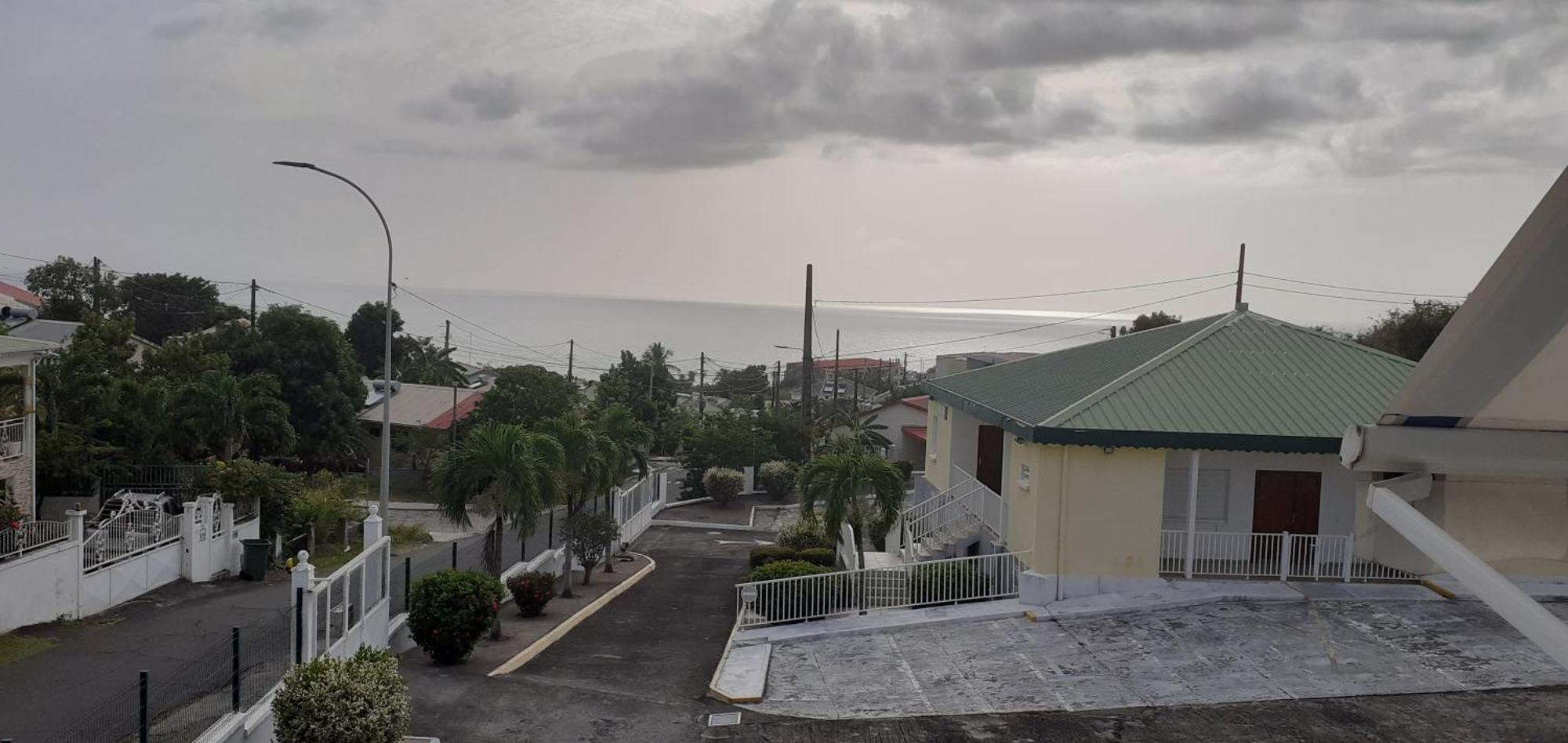 Apartamento Le P'Tit Nid Cocodydy Baillif Exterior foto