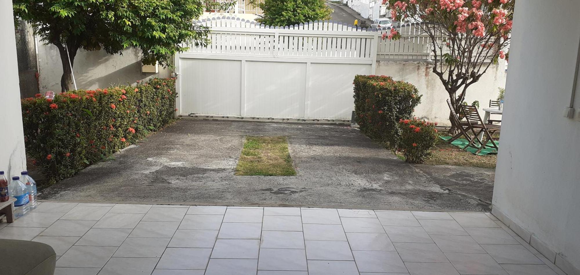 Apartamento Le P'Tit Nid Cocodydy Baillif Exterior foto